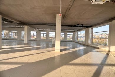 Предлагаем к аренде 3-х этажное помещение свободного назначения в Прикубанском микрорайоне (ЖК «Дыхание», КП «Николино парк») площадь 500 м2 сдается 1ый 2ой и 3ий этаж общей площадью 2370 м2, по ул. Сталинградская д.1, напрямую от Собственника._10