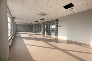 Предлагаем к аренде 3-х этажное помещение свободного назначения в Прикубанском микрорайоне (ЖК «Дыхание», КП «Николино парк») площадь 500 м2 сдается 1ый 2ой и 3ий этаж общей площадью 2370 м2, по ул. Сталинградская д.1, напрямую от Собственника._17