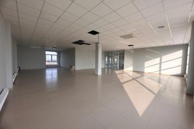 Предлагаем к аренде 3-х этажное помещение свободного назначения в Прикубанском микрорайоне (ЖК «Дыхание», КП «Николино парк») площадь 500 м2 сдается 1ый 2ой и 3ий этаж общей площадью 2370 м2, по ул. Сталинградская д.1, напрямую от Собственника._20