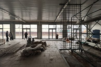 Предлагаем к аренде в торговом центре площади 60 м², пос. Индустриальный ул. Железнодорожная д.3, напрямую от Собственника._2