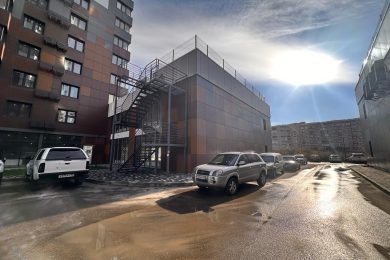 Предлагаем к аренде торговое помещение общей площадью 800 м² на 1ом этаже, по ул. Командорской д. 15. Напрямую от Собственника._11