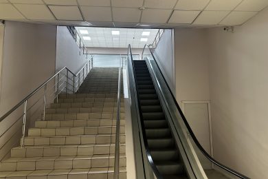 Предлагаем к аренде помещение свободного назначения в торговом центре, общей площадью 2000 м², по ул. Суворова, 64, напрямую от Собственника._3