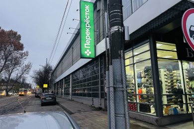 Предлагаем к аренде помещение свободного назначения в торговом центре, общей площадью 2000 м², по ул. Суворова, 64, напрямую от Собственника._2