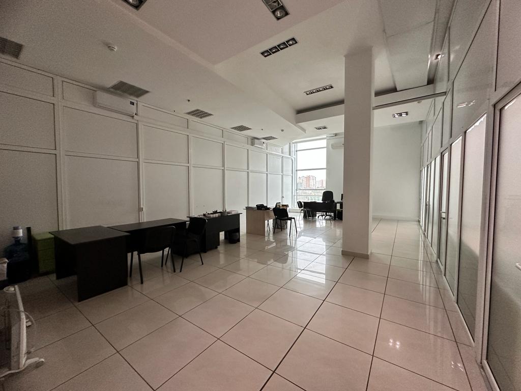Предлагаем к аренде офисные помещения в офисном центре площадь  6 м² на 4-ом этаже, напрямую от Собственника._19