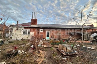 Предлагаем к продаже дом в Усть-Лабинском р-н, Ладожское сельское поселение, станица Ладожская, Первомайская ул., 23, общая площадь дома 110 м², на земельном участке 23сот. Напрямую от Собственника._1