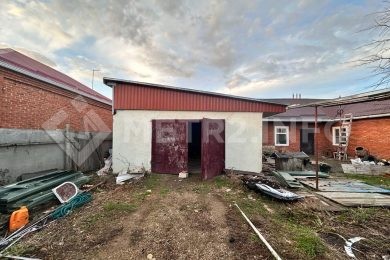 Предлагаем к продаже дом в Усть-Лабинском р-н, Ладожское сельское поселение, станица Ладожская, Первомайская ул., 23, общая площадь дома 110 м², на земельном участке 23сот. Напрямую от Собственника._4