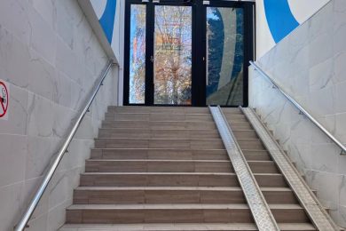 Предлагаем к аренде торговое помещение общей площадью 680 м² на 1ом этаже. Напрямую от собственника._10