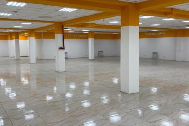 Предлагаем к аренде торговое помещение общей площадью 680 м² на 1ом этаже. Напрямую от собственника._2