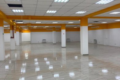 Предлагаем к аренде торговое помещение общей площадью 680 м² на 1ом этаже. Напрямую от собственника._4