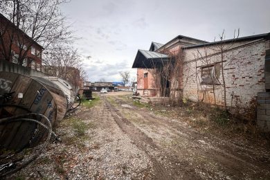 Предлагаем к продаже помещение свободного назначения, общей площадью 1000 м² на Земельном участке 30 сот, по ул. Российская д. 259. Напрямую от Собственника._17