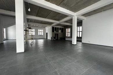 Предлагаем к аренде помещение свободного назначения на первом этаже, общей площадью 291 м², по ул. 50 лет ВЛКСМ, 15А, напрямую от Собственника._1