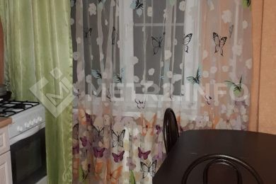 Предлагаем к аренде 1 комнатную квартиру, район Мясокомбината по ул. Чернышевского д. 7._4