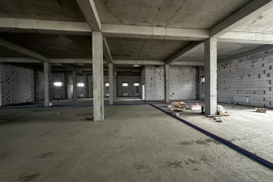 Предлагаем к аренде Торговый Центр общей площадью 3500 м² всего 3эт, по ул. Шевцова на Земельном участке 55сот. Напрямую от Собственника._15