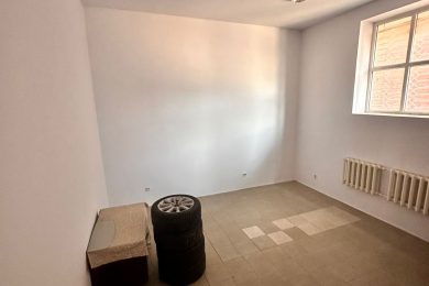 Предлагаем к аренде помещение свободного назначения на первом этаже, общей площадью 80 м², по ул. Горького 113. Напрямую от Собственника._17