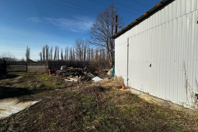 Предлагаем к аренде складское помещение на охраняемой территории общей площадью 380м² состоящий из склада 350м², 30 м² и навеса 300². Напрямую от Собственника._10