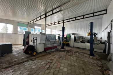 Предлагаем к аренде складское помещение на охраняемой территории общей площадью 550м² состоящий из склада 150м², 400 м². Напрямую от Собственника._2