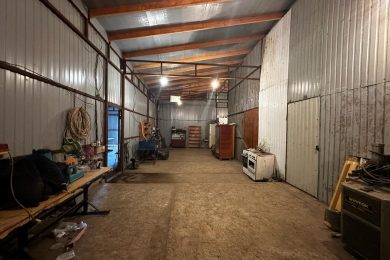 Предлагаем к аренде складское помещение на охраняемой территории общей площадью 550м² состоящий из склада 150м², 400 м². Напрямую от Собственника._11