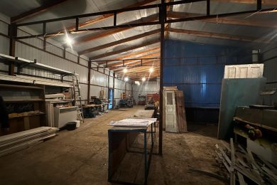 Предлагаем к аренде складское помещение на охраняемой территории общей площадью 550м² состоящий из склада 150м², 400 м². Напрямую от Собственника._12