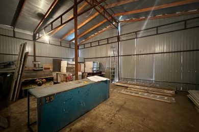 Предлагаем к аренде складское помещение на охраняемой территории общей площадью 550м² состоящий из склада 150м², 400 м². Напрямую от Собственника._13