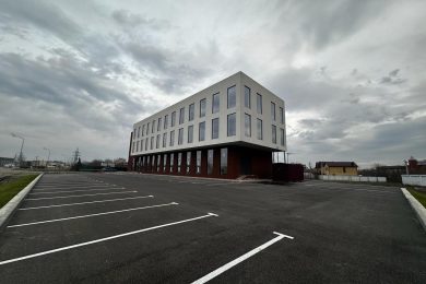 Предлагаем к аренде отдельно стоящее здание общей площадью 2000 м² всего 4эт включая цоколь, по ул. Ростовское Шоссе. Напрямую от Собственника._1