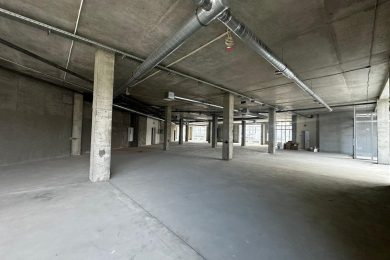 Предлагаем к аренде торговое помещение площадью 900кв.м на 2ом этаже в Торговом Центре общей площадью 1800 м², по ул. Солнечной д. 2. Напрямую от Собственника._5