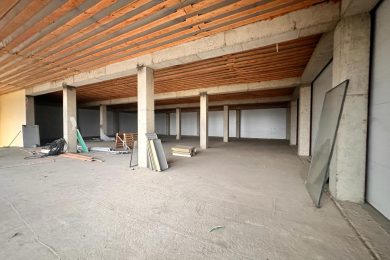 Предлагаем к аренде торговое помещение общей площадью 430 м² на 2ом этаже, по ул. Дорожная г. Энем. Напрямую от Собственника._8