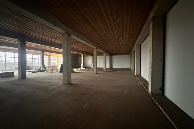 Предлагаем к аренде торговое помещение общей площадью 430 м² на 2ом этаже, по ул. Дорожная г. Энем. Напрямую от Собственника._10