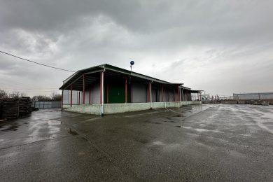 Предлагаем к аренде складское помещение на охраняемой территории общей площадью 1200 м² поделенное по полам 600 м². Напрямую от Собственника._0