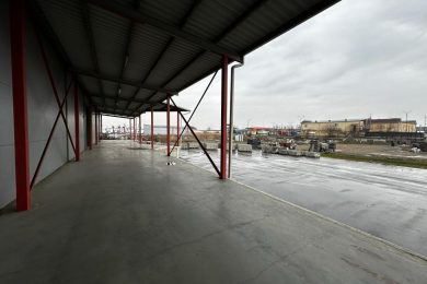 Предлагаем к аренде складское помещение на охраняемой территории общей площадью 1200 м² поделенное по полам 600 м². Напрямую от Собственника._13