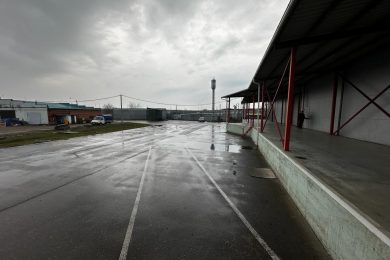 Предлагаем к аренде складское помещение на охраняемой территории общей площадью 1200 м² поделенное по полам 600 м². Напрямую от Собственника._15