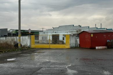 Предлагаем к аренде складское помещение на охраняемой территории общей площадью 1200 м² поделенное по полам 600 м². Напрямую от Собственника._17