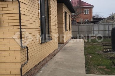 Предлагаем к аренде частный дом общей площадью 100 м², по ул. Батайская 8._0