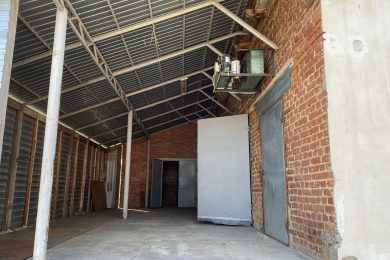 Предлагаем к продаже пpoизвoдcтвeннo- складскoe помeщeние, общей площадью 1100 м², на 20 сот. Напрямую от Собственника._23