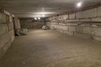 Предлагаем к продаже пpoизвoдcтвeннo- складскoe помeщeние, общей площадью 1100 м², на 20 сот. Напрямую от Собственника._26