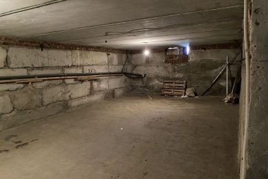 Предлагаем к продаже пpoизвoдcтвeннo- складскoe помeщeние, общей площадью 1100 м², на 20 сот. Напрямую от Собственника._27