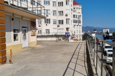 Предлагаем к аренде помещение свободного назначения, площадью 94 м² в г. Новороссийске по ул. Черняховского д.15. Напрямую от собственника._1