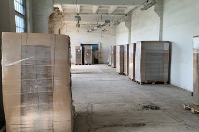 Предлагаем к аренде производственно-складское помещение 1800 кв.м., расположенные по ул. Новороссийская, 147 территория завода Пластформ. Напрямую от собственника. БЕЗ КОМИССИИ._7