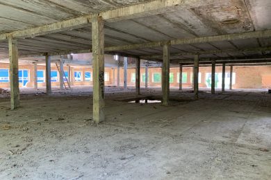 Предлагаем к аренде  трехэтажное здание площадью 3600 м². Напрямую от собственника, без комиссии, по адресу г. Армавир ул. Новороссийская 147/2 копия_8