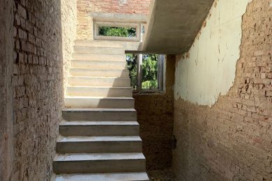 Предлагаем к аренде  трехэтажное здание площадью 3600 м². Напрямую от собственника, без комиссии, по адресу г. Армавир ул. Новороссийская 147/2 копия_4