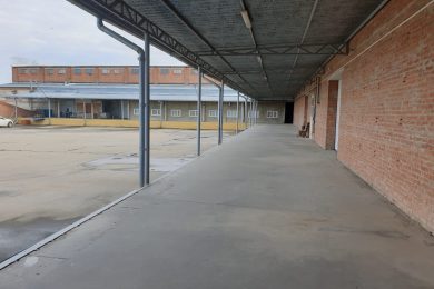 Предлагаем к аренде транспортно-логистический центр, складское помещение общей площадью 6000 м² расположенный по адресу г. Армавир  ул.Мичурина 10б. Напрямую от собственника._5