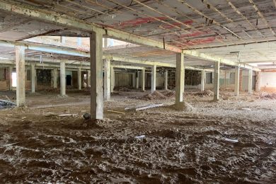 Предлагаем к аренде  трехэтажное здание площадью 3600 м². Напрямую от собственника, без комиссии, по адресу г. Армавир ул. Новороссийская 147/2 копия_2