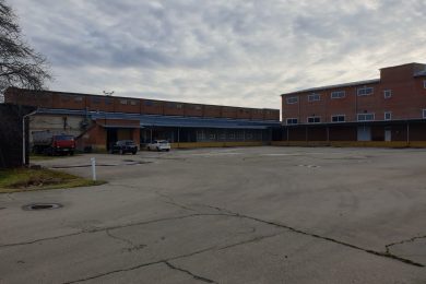 Предлагаем к аренде транспортно-логистический центр, складское помещение общей площадью 6000 м² расположенный по адресу г. Армавир  ул.Мичурина 10б. Напрямую от собственника._12