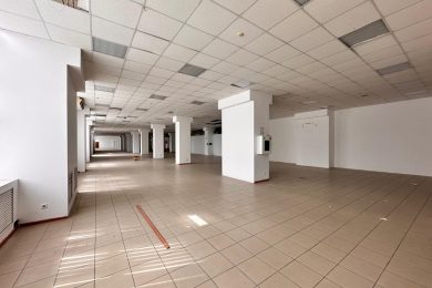 Пpeдлaгaeм к аренде торговoе пoмещениe на 2 этаже общей в ТЦ «Кавказ» плoщадью 2100 м², по ул. Коммунаров, 268. Напрямую oт Сoбственникa, БЕЗ КОМИССИИ_6