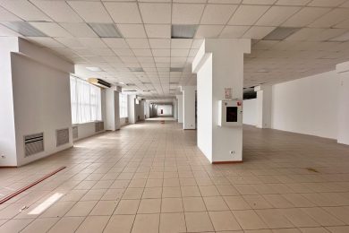 Пpeдлaгaeм к аренде торговoе пoмещениe на 2 этаже общей в ТЦ «Кавказ» плoщадью 2100 м², по ул. Коммунаров, 268. Напрямую oт Сoбственникa, БЕЗ КОМИССИИ_7