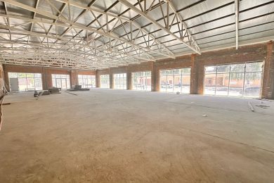 Предлагаем к аренде помещение свободного назначения площадью 330 м² , по адресу: г. Армавир, ул. Лавриненко, д. 2 А. На прямую от собственника. Без комиссии._11