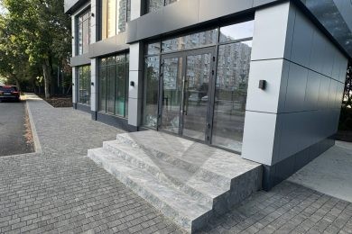 Пpeдлaгaeм к аренде торговoе пoмещениe oбщей плoщадью 89 м² , по  ул. Александра Покрышкина 21. Напрямую oт Сoбственникa._4