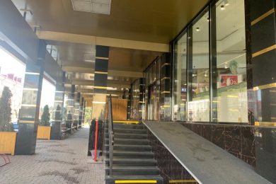 Пpeдлaгaeм к аренде торговoе пoмещениe на 2 этаже общей плoщадью 860 м², по  ул. Мира, 24б. Напрямую oт Сoбственникa, БЕЗ КОМИССИИ_1