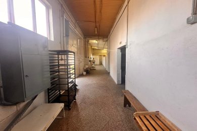 Предлагаем к продаже производственное помещение общей площадью 700 м². Без комиссии на прямую от собственника._3