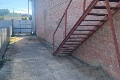 Предлагаем к аренде помещение свободного назначения площадью 320 м² , по адресу: г. Армавир, ул. Тургенева , д. 125. На прямую от собственника. Без комиссии._8