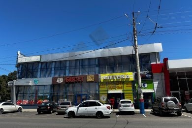 Предлагаем к аренде офисное помещение на 2-ом этаже по ул. Урицкого, 141, угол ул. Луначарского и ул. Урицкого, общей площадью 12 м², напрямую от собственника, БЕЗ КОМИССИИ._0